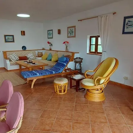 Villa Jardin, Tranquilidad Y Buenas Vistas Al Mar *