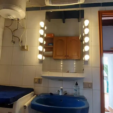 Villa Jardin, Tranquilidad Y Buenas Vistas Al Mar *