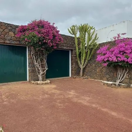 Villa Jardin, Tranquilidad Y Buenas Vistas Al Mar Villa